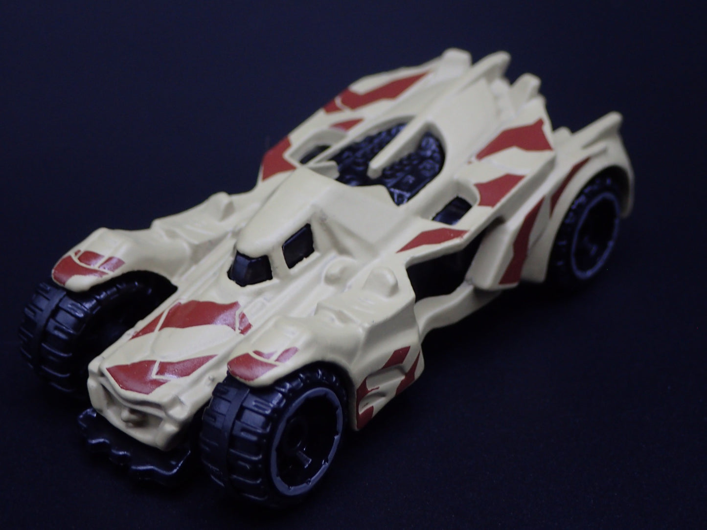 BATMAN ARKHAM KNIGHT BATMOBILE CAMO 1:64 SCALE COLLECTIBLE DIECAST MODEL CAR