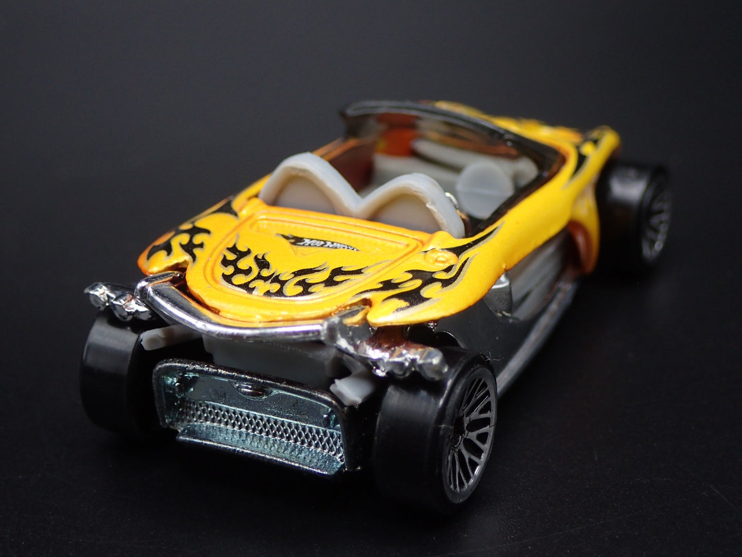 2000 00 LOTUS ELISE 340R CUSTOM YELLOW 1:64 SCALE  DIORAMA DIECAST MODEL CAR