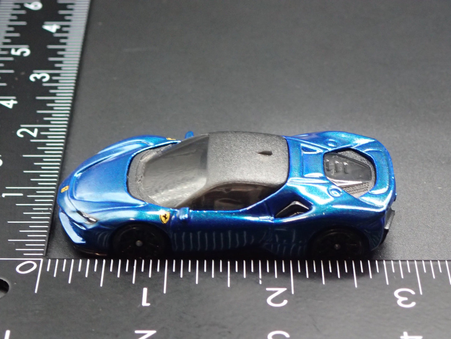 2020-2026 FERRARI SF90 STRADALE 1:64 SCALE COLLECTIBLE DIORAMA DIECAST MODEL CAR