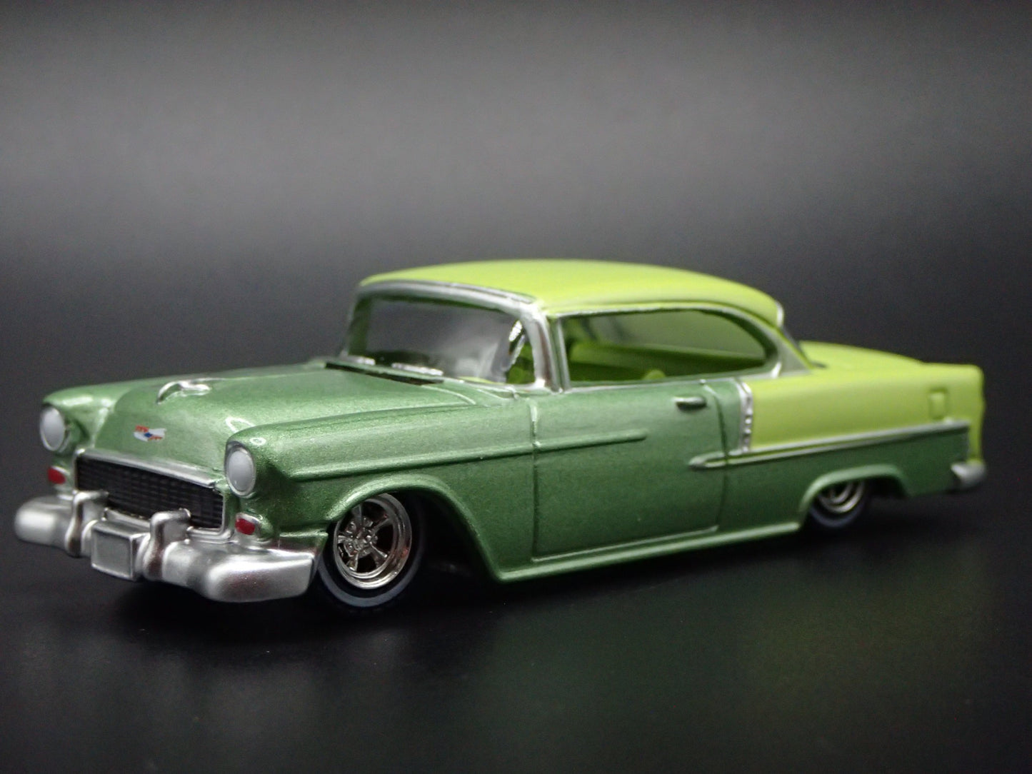 1955 55 CHEVY CHEVROLET BEL AIR GREEN 1:64 SCALE DIORAMA DIECAST MODEL CAR