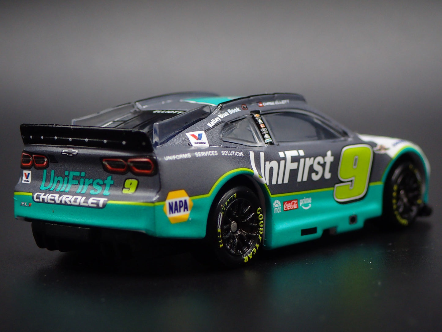 2025 25 CHEVROLET 9 CHASE ELLIOTT UNIFIRST THROWBACK NASCAR 1:64 DIECAST CAR