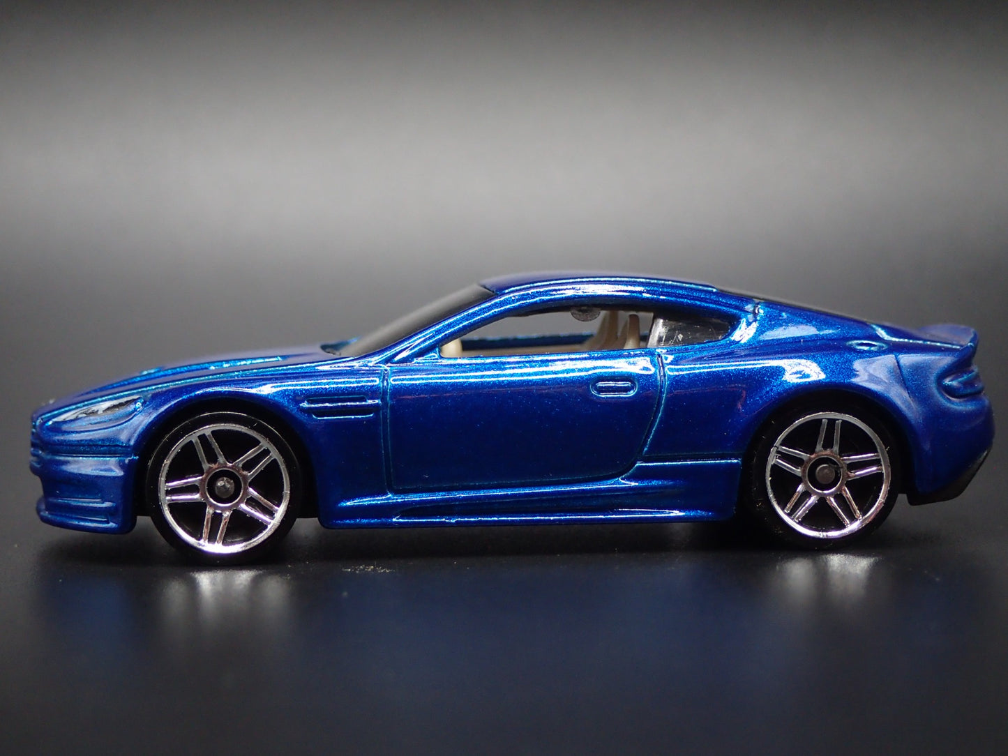 2008-2012 ASTON MARTIN DBS BLUE 1/64 SCALE COLLECTIBLE DIORAMA DIECAST MODEL CAR