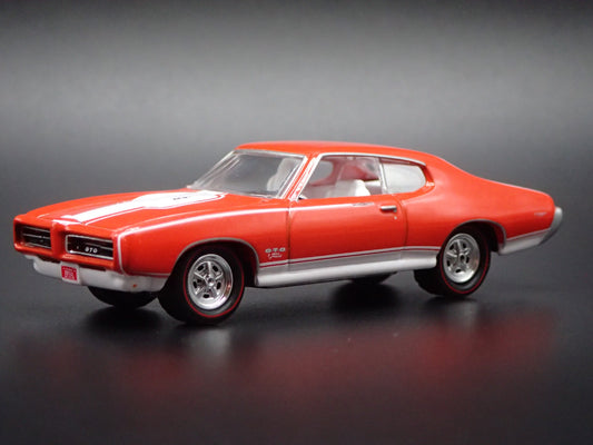 1969 69 PONTIAC GTO ROYAL BOBCAT ORANGE 1:64 SCALE DIORAMA DIECAST MODEL CAR