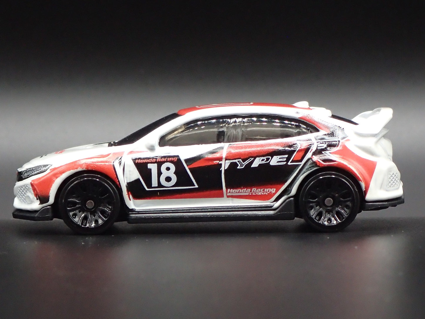 2017-2020 HONDA CIVIC TYPE R 1:64 SCALE COLLECTIBLE DIORAMA DIECAST MODEL CAR