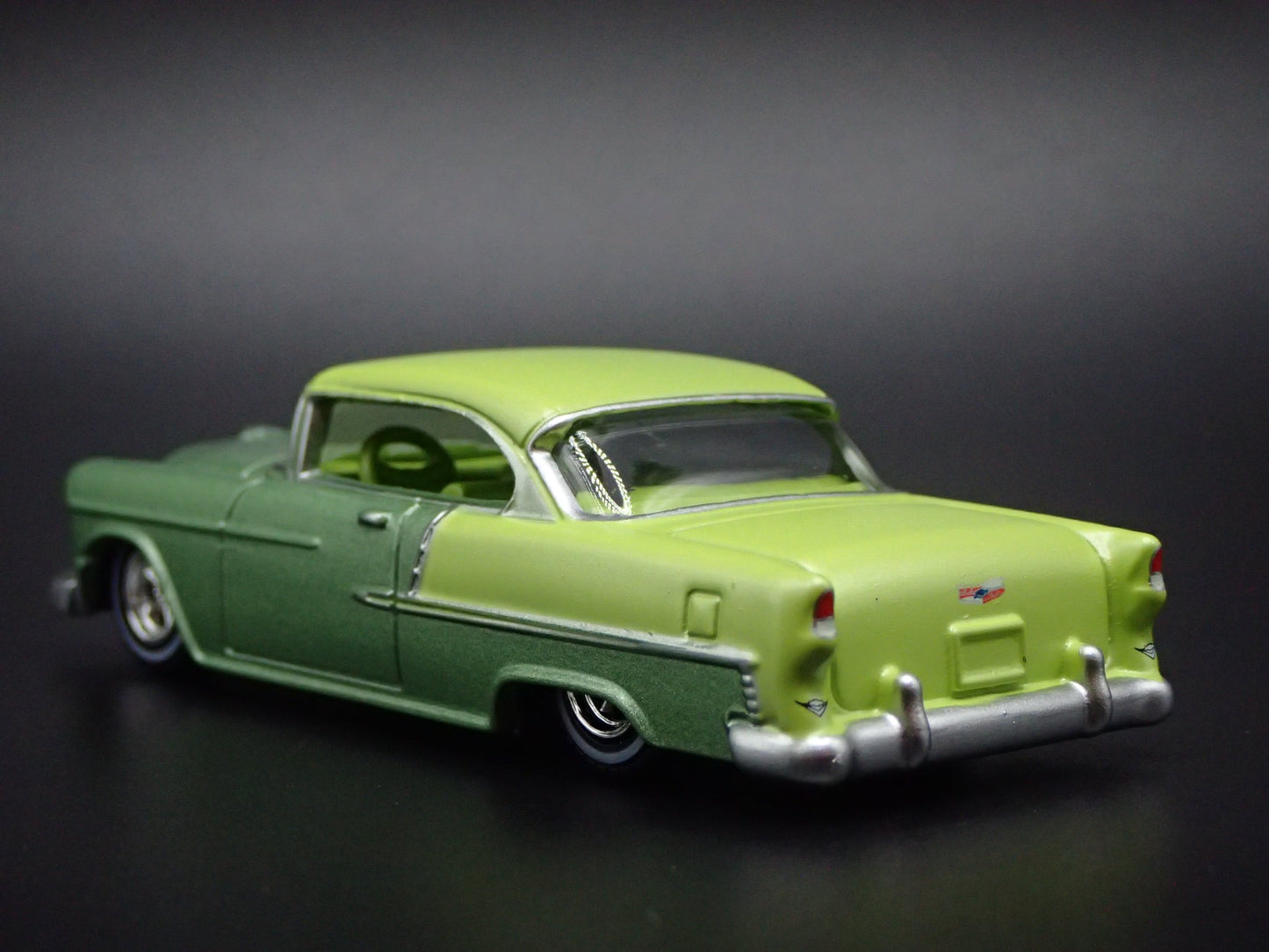 1955 55 CHEVY CHEVROLET BEL AIR GREEN 1:64 SCALE DIORAMA DIECAST MODEL CAR