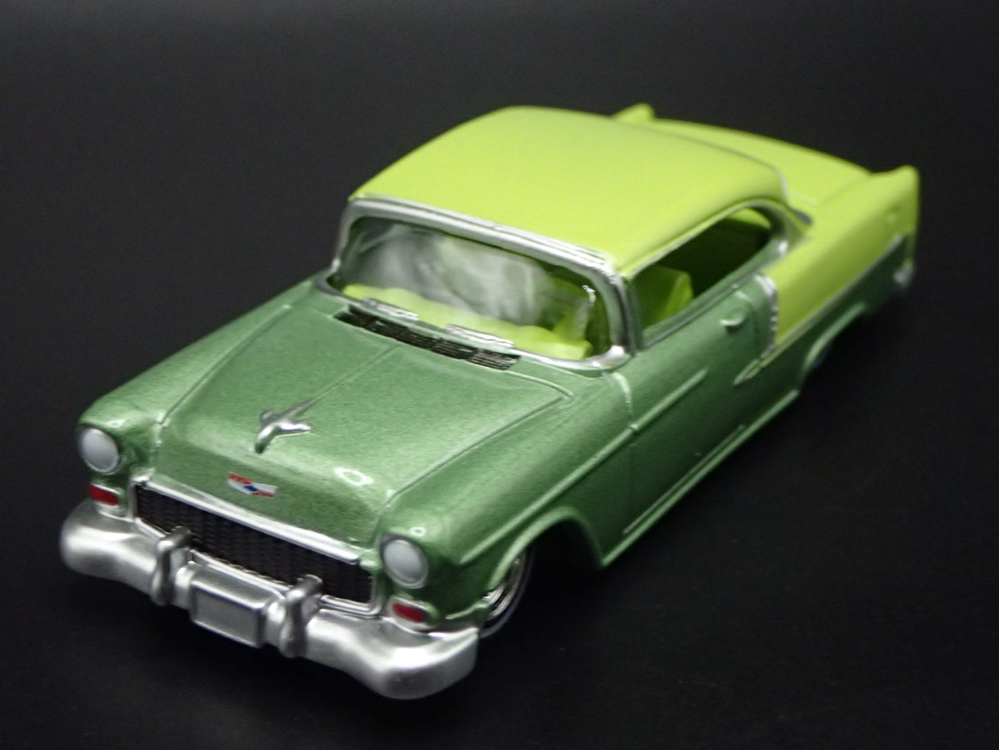 1955 55 CHEVY CHEVROLET BEL AIR GREEN 1:64 SCALE DIORAMA DIECAST MODEL CAR