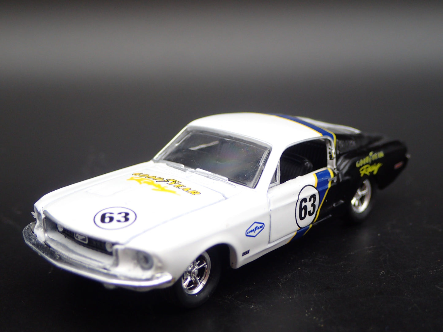 1968 FORD MUSTANG GT 390 FASTBACK GOODYEAR RACING 1:64 SCALE DIECAST MODEL CAR