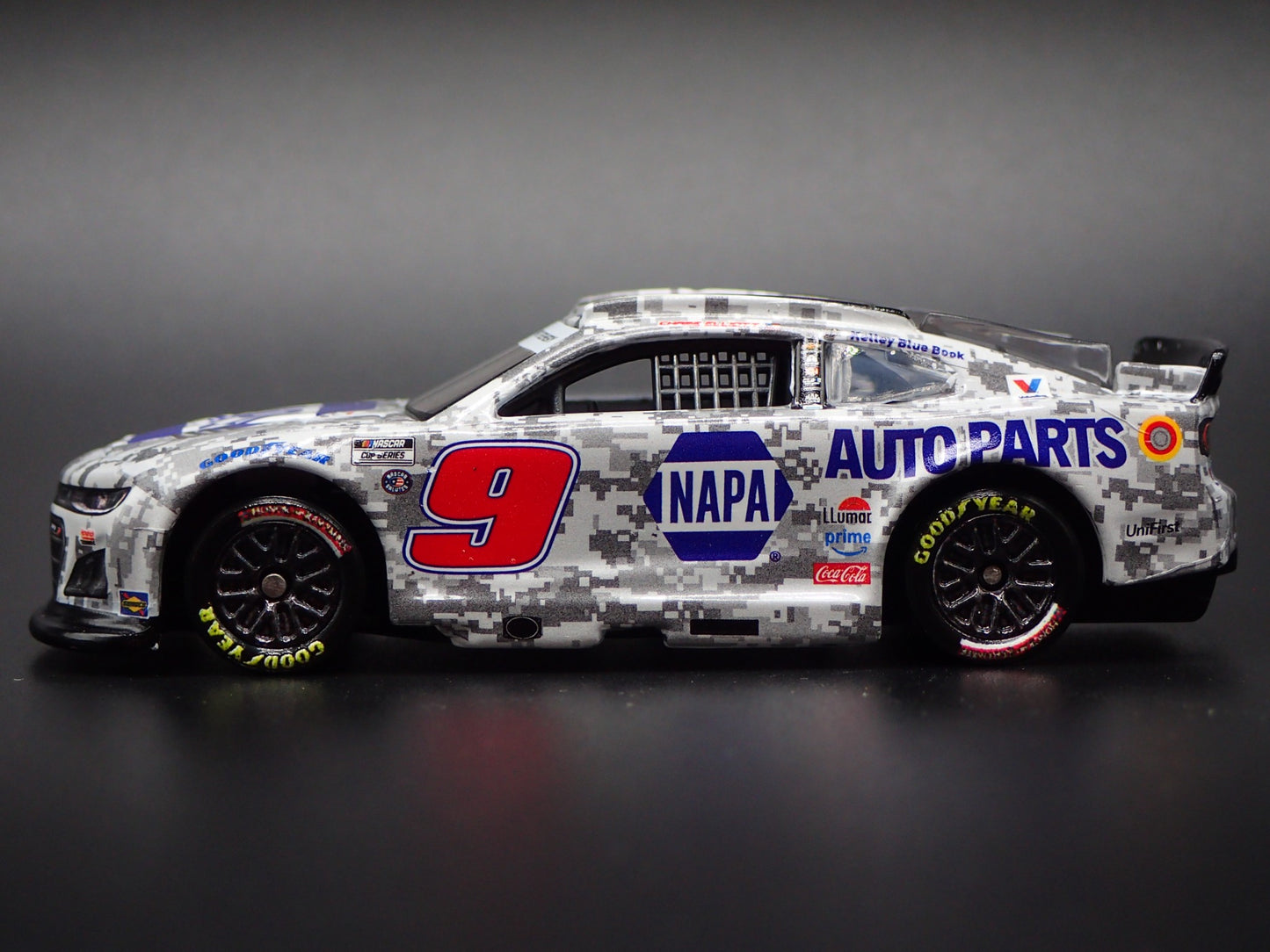 2025 25 CHEVROLET 9 CHASE ELLIOTT NAPA PATRIOTIC NASCAR 1:64 DIECAST MODEL CAR