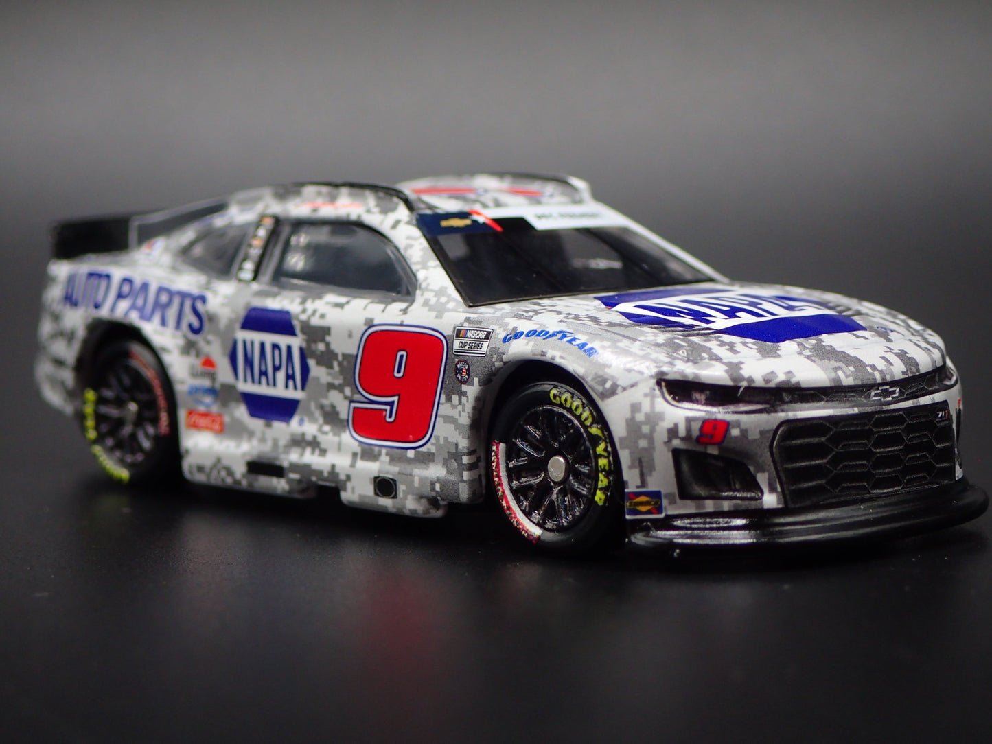 2025 25 CHEVROLET 9 CHASE ELLIOTT NAPA PATRIOTIC NASCAR 1:64 DIECAST MODEL CAR