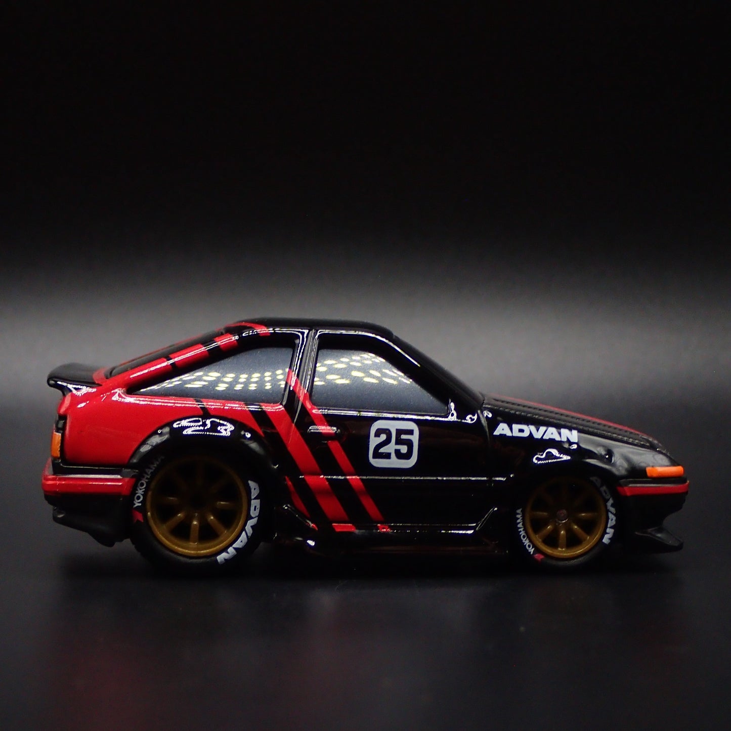 1983-1987 TOYOTA COROLLA SPRINTER TRUENO AE86 ADVAN 1/64 SCALE DIECAST MODEL CAR