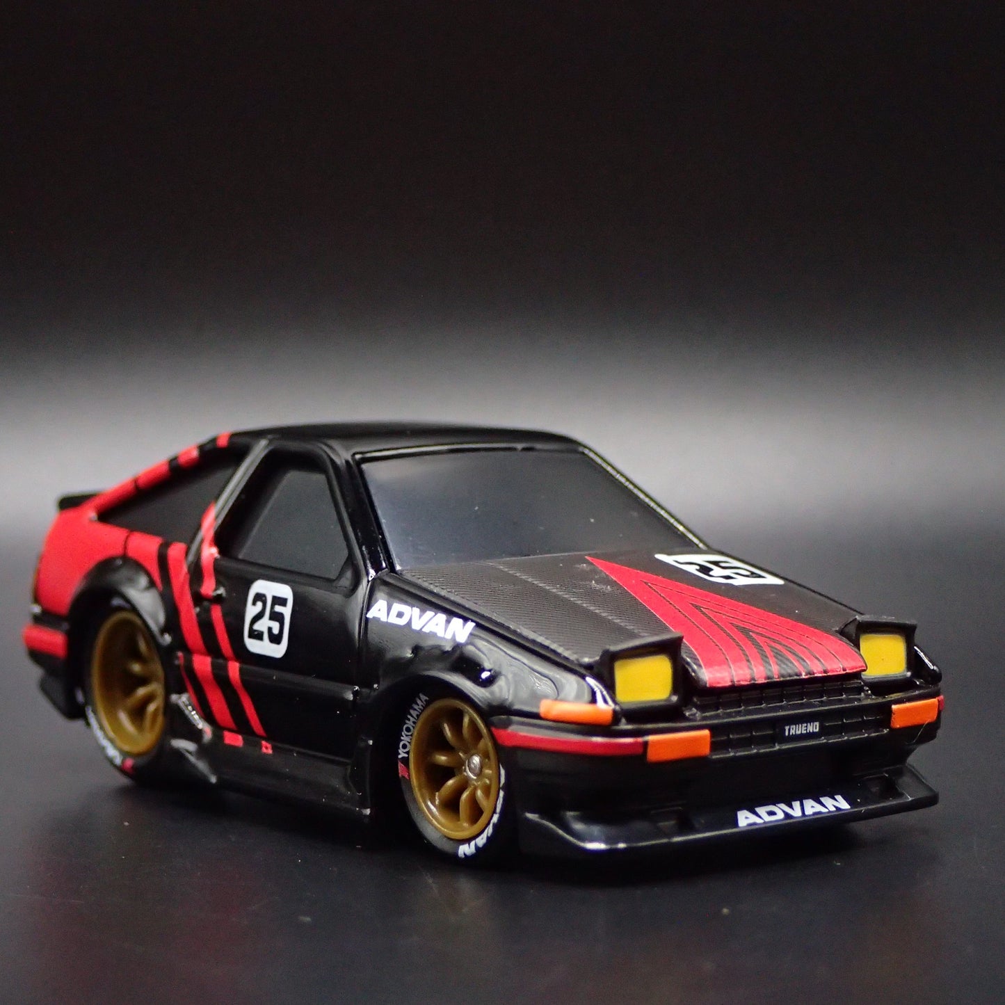 1983-1987 TOYOTA COROLLA SPRINTER TRUENO AE86 ADVAN 1/64 SCALE DIECAST MODEL CAR