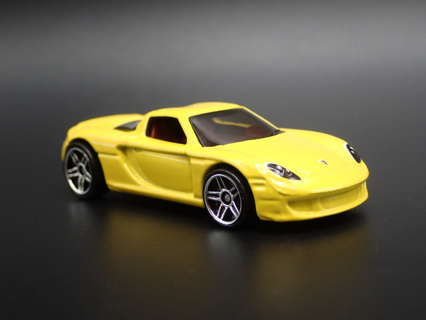 2003-2006 PORSCHE CARRERA GT SUPER CAR RARE 1:64 SCALE DIORAMA DIECAST MODEL CAR