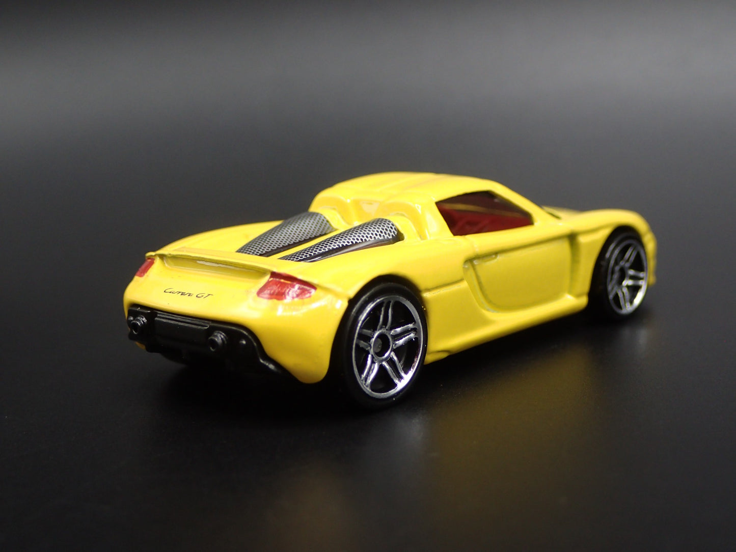 2003-2006 PORSCHE CARRERA GT SUPER CAR RARE 1:64 SCALE DIORAMA DIECAST MODEL CAR