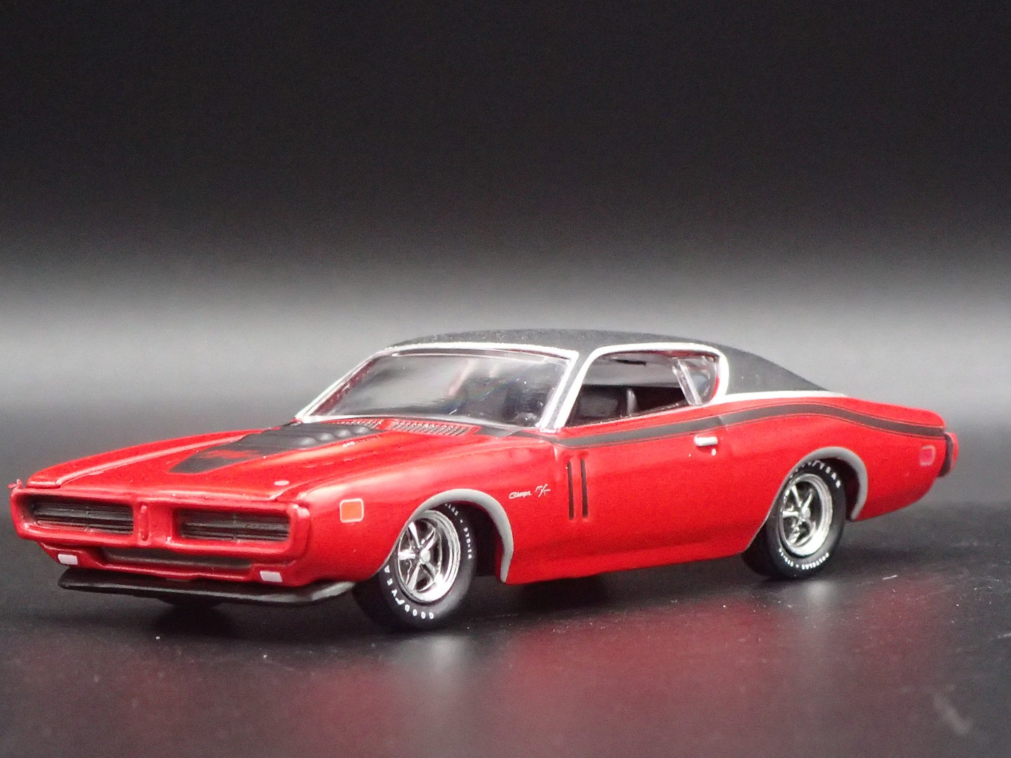 1971 71 DODGE CHARGER RT 440 6 PACK 1:64 SCALE COLLECTIBLE DIECAST MODEL CAR