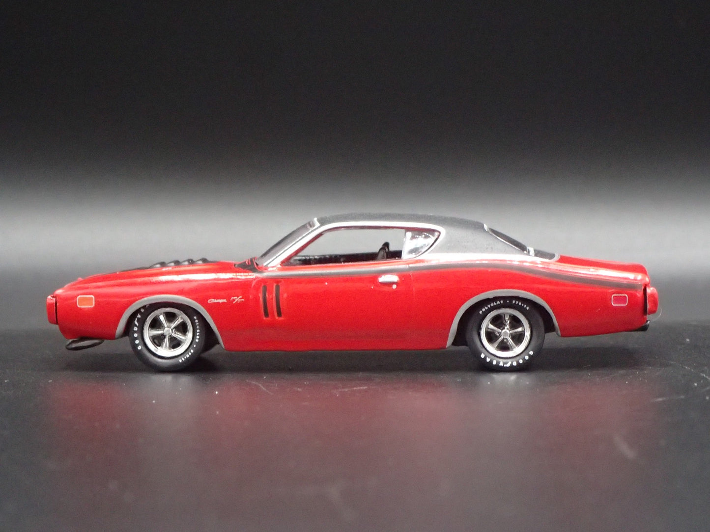1971 71 DODGE CHARGER RT 440 6 PACK 1:64 SCALE COLLECTIBLE DIECAST MODEL CAR