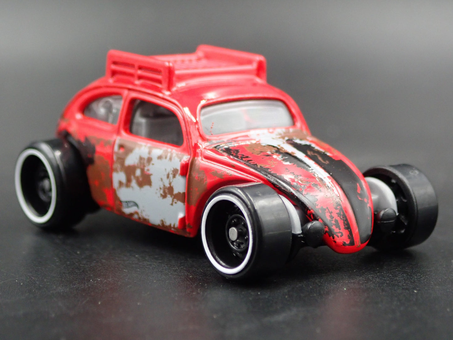 VW VOLKSWAGEN SPLIT WINDOW BEETLE BUG BARN FIND RED 1:64 SCALE DIECAST MODEL CAR