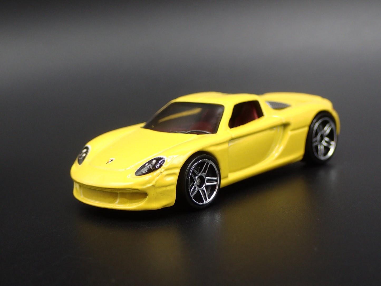 2003-2006 PORSCHE CARRERA GT SUPER CAR RARE 1:64 SCALE DIORAMA DIECAST MODEL CAR