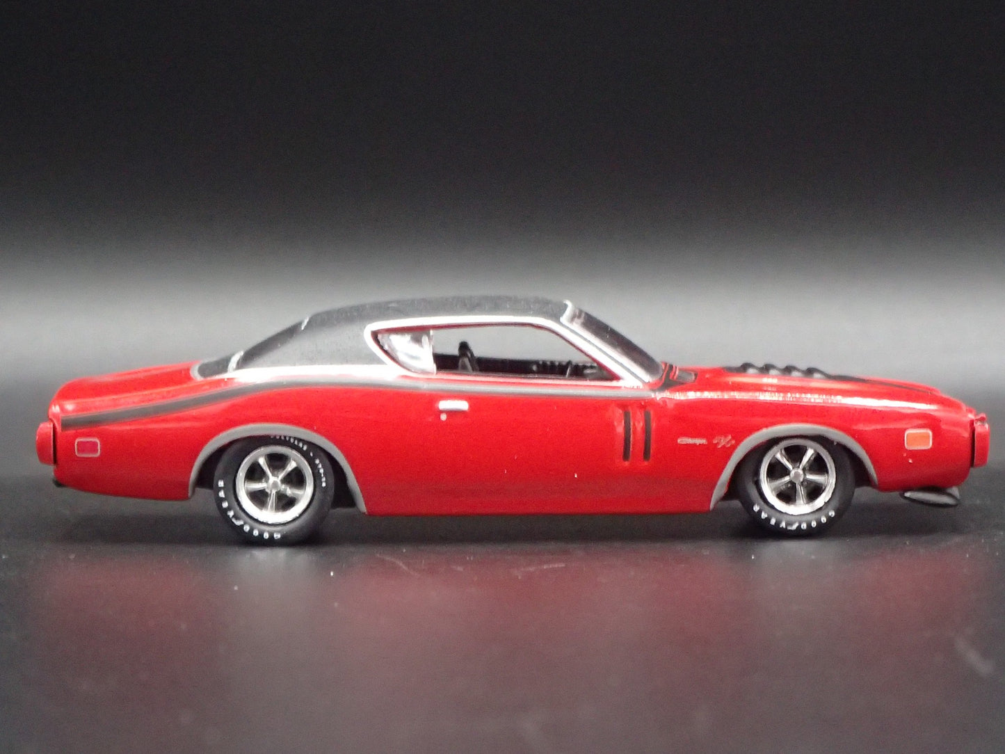 1971 71 DODGE CHARGER RT 440 6 PACK 1:64 SCALE COLLECTIBLE DIECAST MODEL CAR