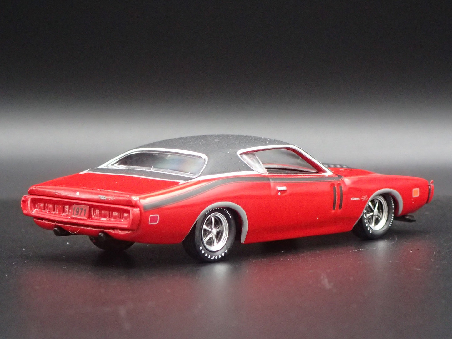 1971 71 DODGE CHARGER RT 440 6 PACK 1:64 SCALE COLLECTIBLE DIECAST MODEL CAR