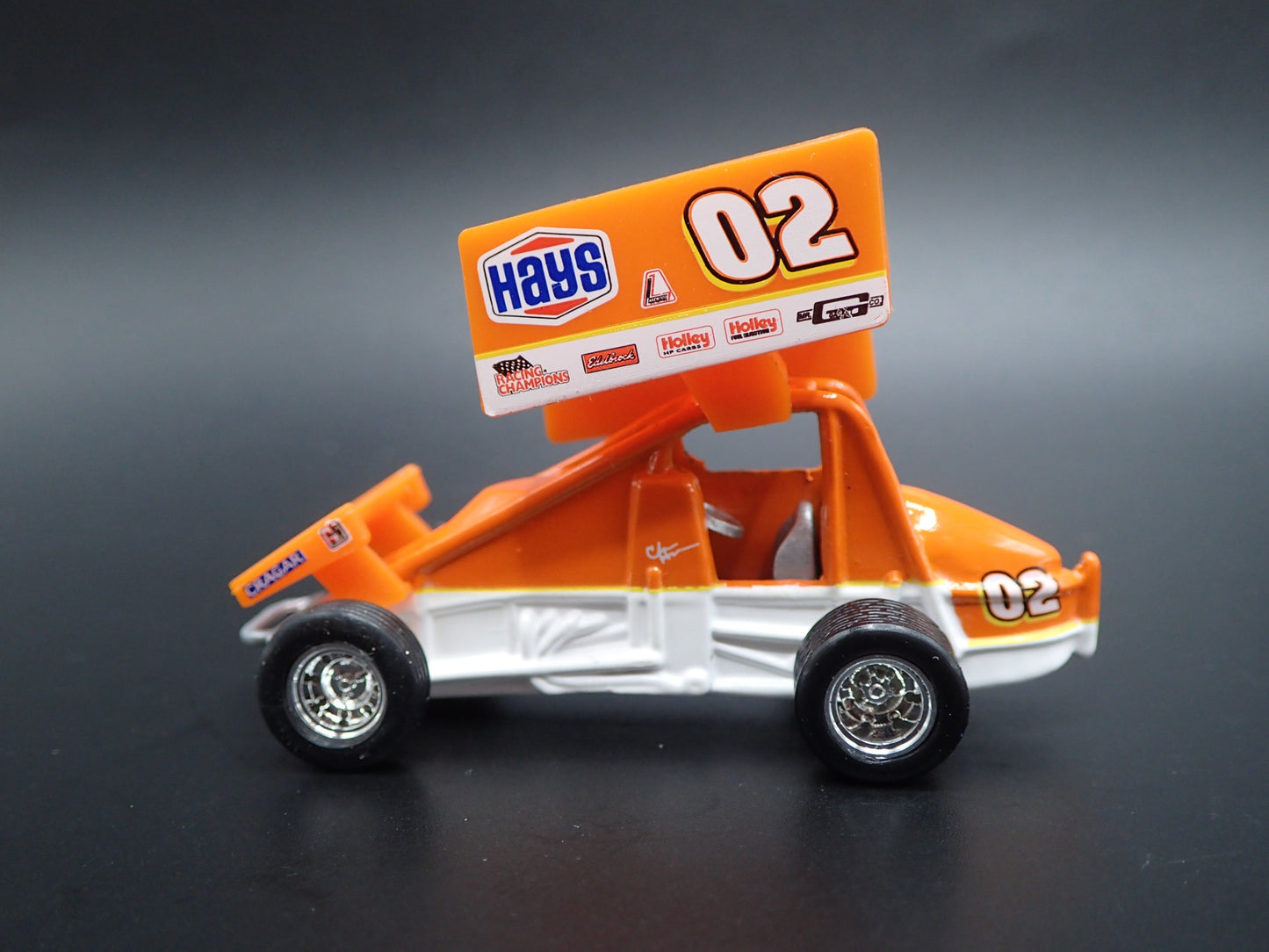 2001 01 SPRINT CAR #02 CRAGAR HAYS ORANGE 1:64 SCALE DIORAMA DIECAST MODEL CAR
