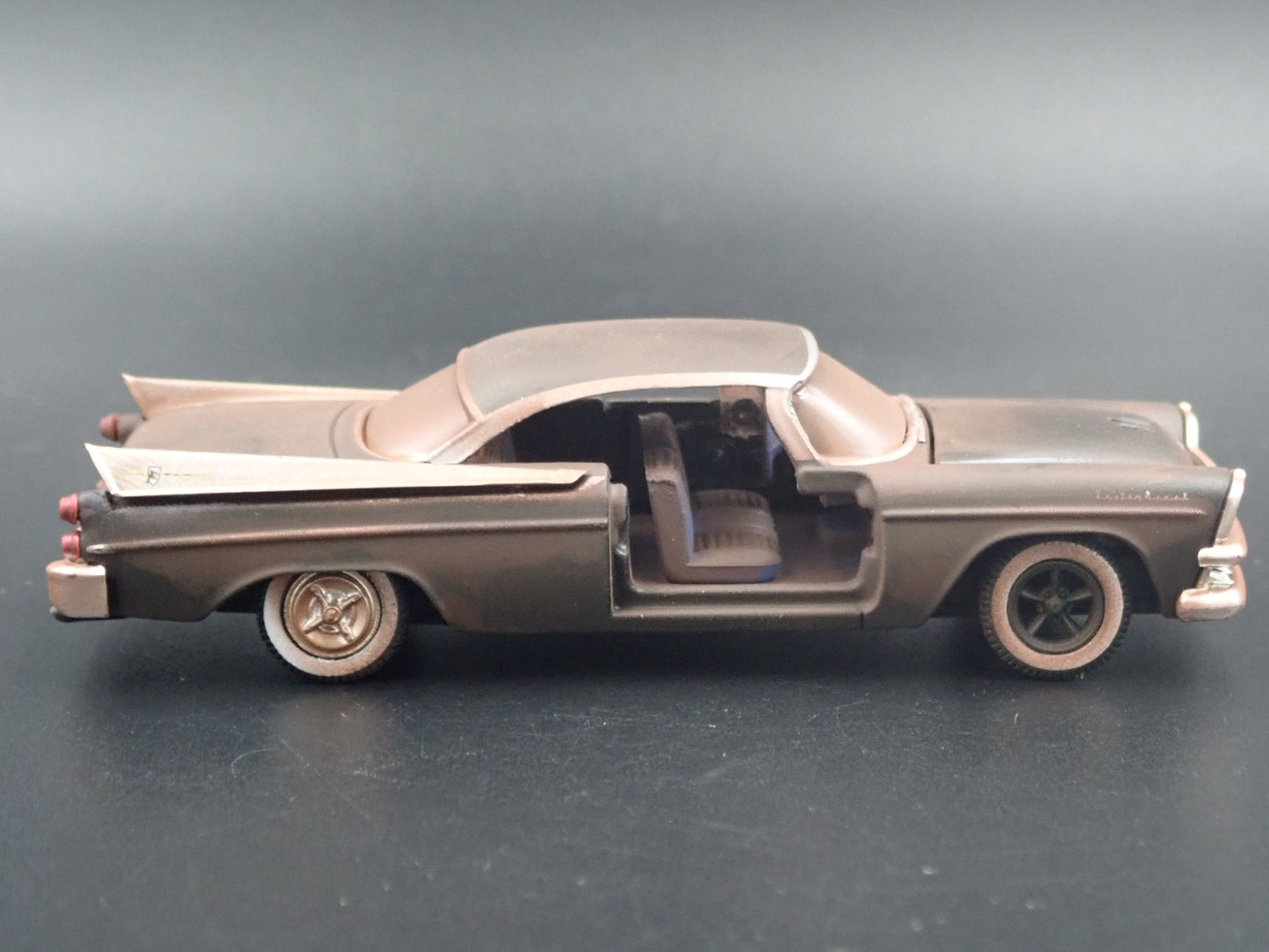1957 57 DODGE CUSTOM ROYAL LANCER D500 RARE 1:64 SCALE LIMITED DIECAST MODEL CAR