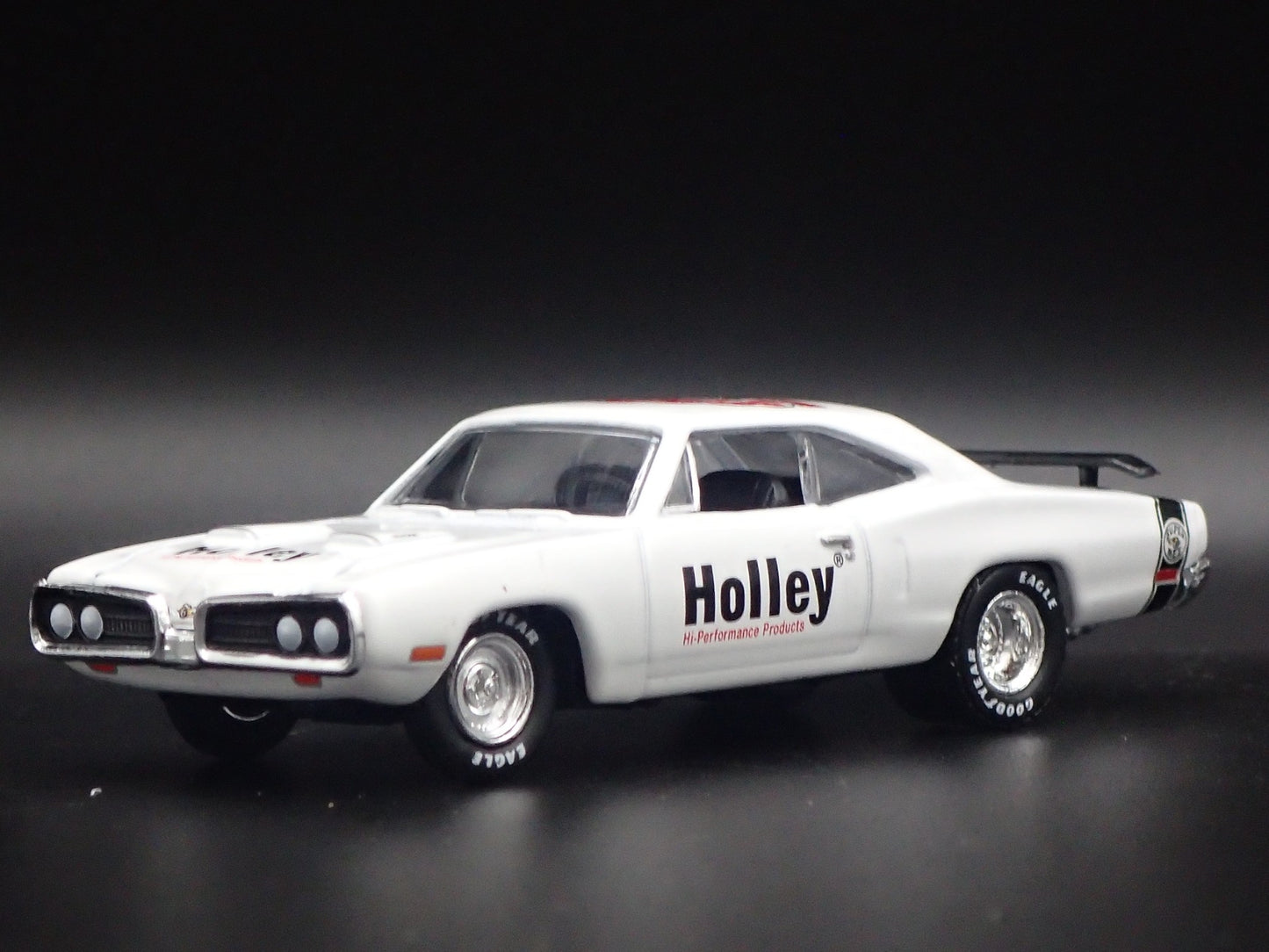 1970 70 DODGE SUPER BEE 440 HOLLEY WHITE 1:64 SCALE DIORAMA DIECAST MODEL CAR