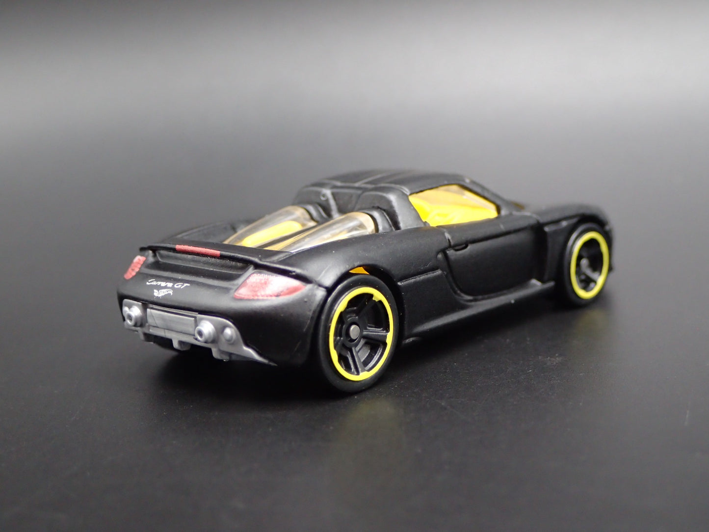 2003-2006 PORSCHE CARRERA GT SUPER CAR RARE 1:64 SCALE DIORAMA DIECAST MODEL CAR