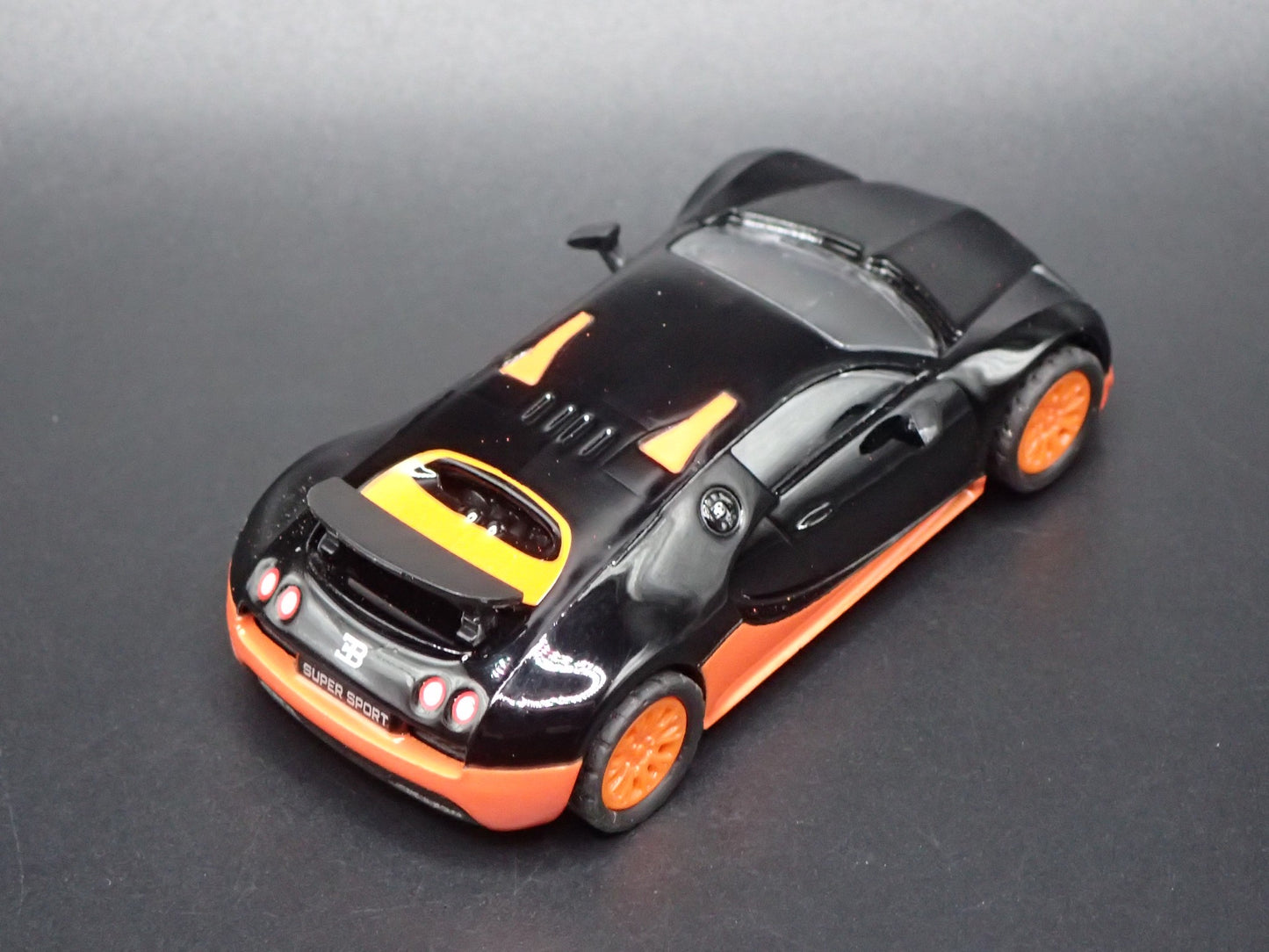 2005-2011 BUGATTI VEYRON SUPER CAR BLACK 1:64 SCALE DIORAMA DIECAST MODEL CAR
