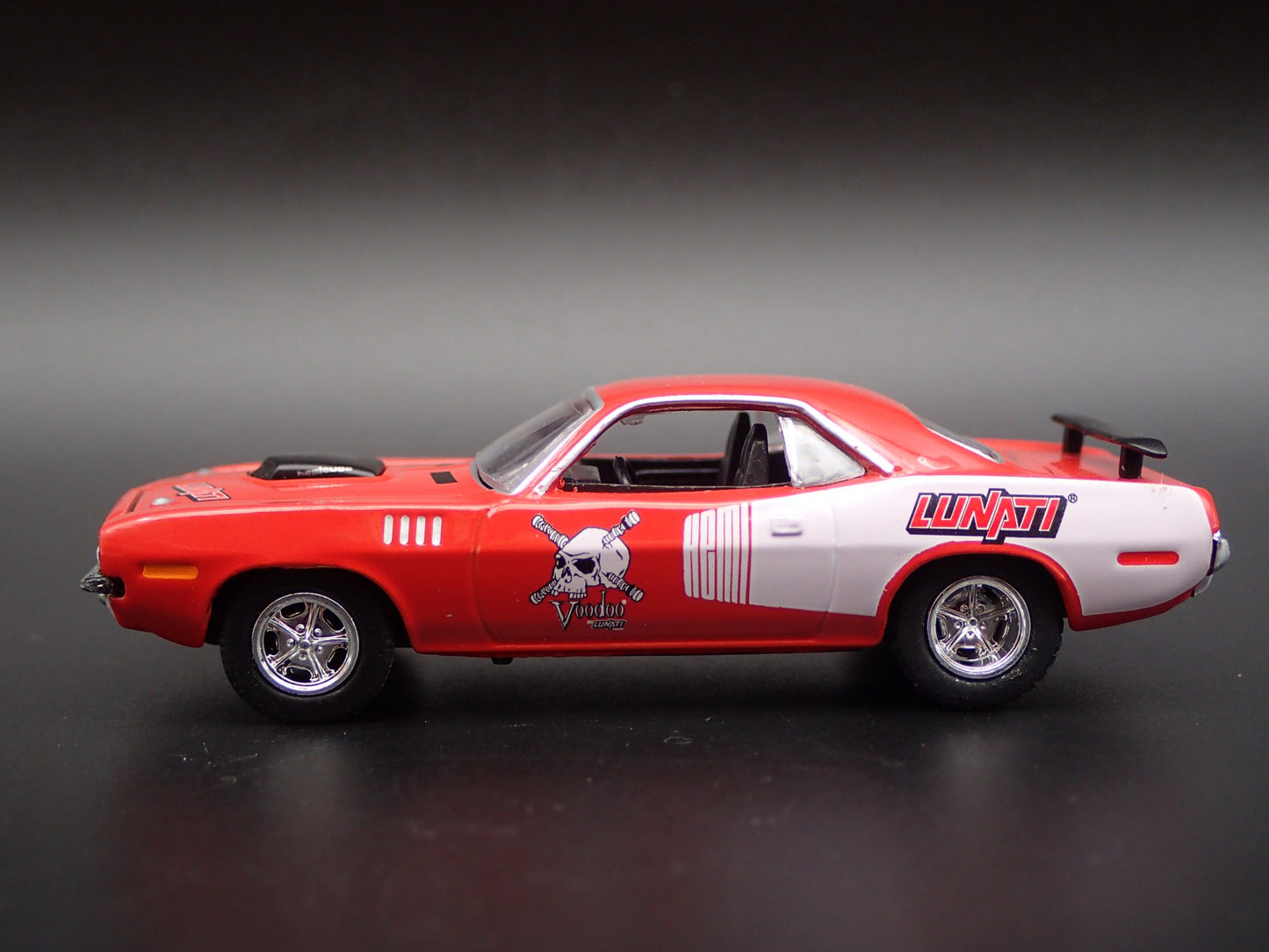 1971 71 PLYMOUTH CUDA HEMI LUNATI VOODOO 1:64 SCALE DIORAMA DIECAST MODEL CAR
