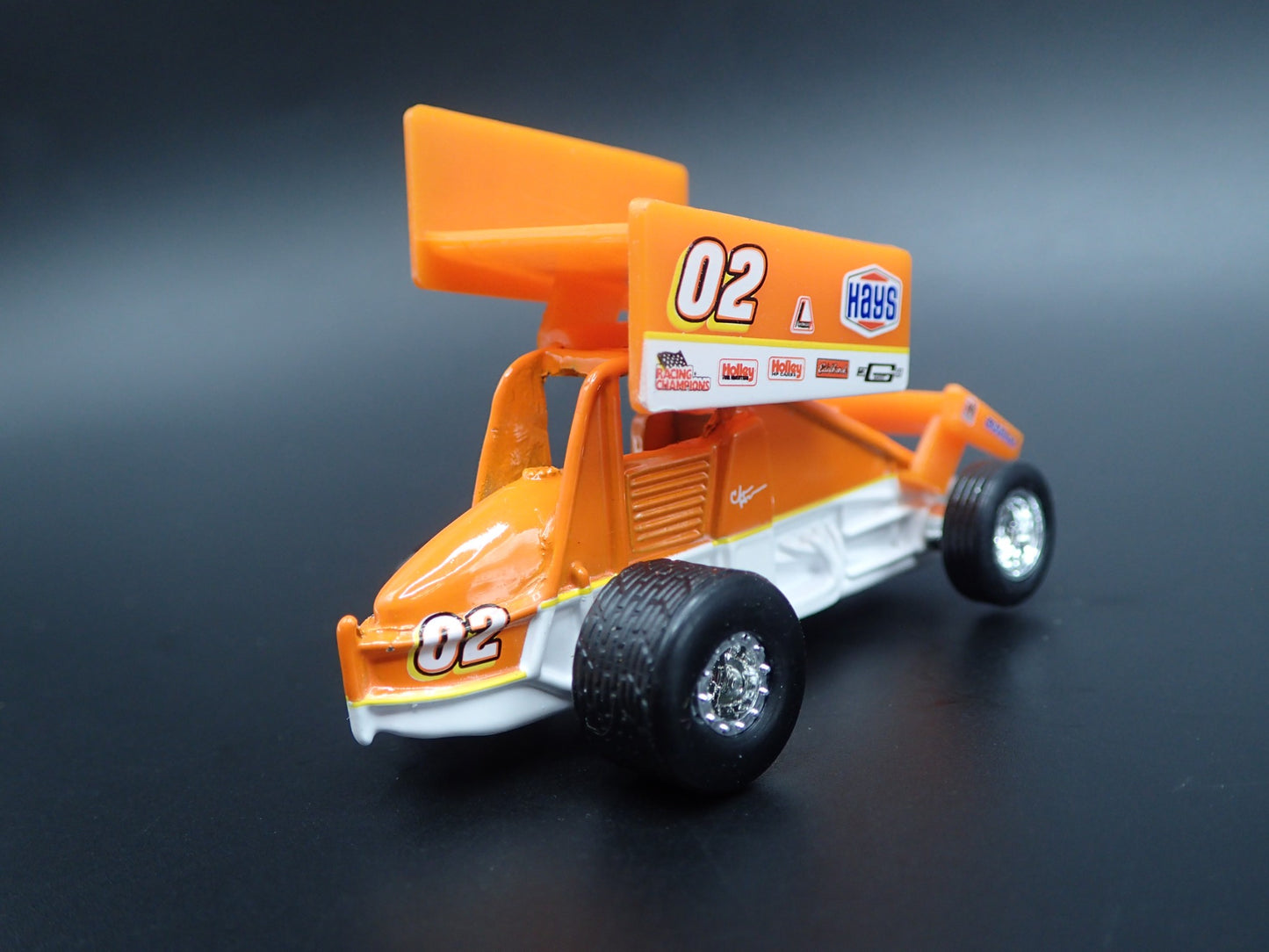 2001 01 SPRINT CAR #02 CRAGAR HAYS ORANGE 1:64 SCALE DIORAMA DIECAST MODEL CAR
