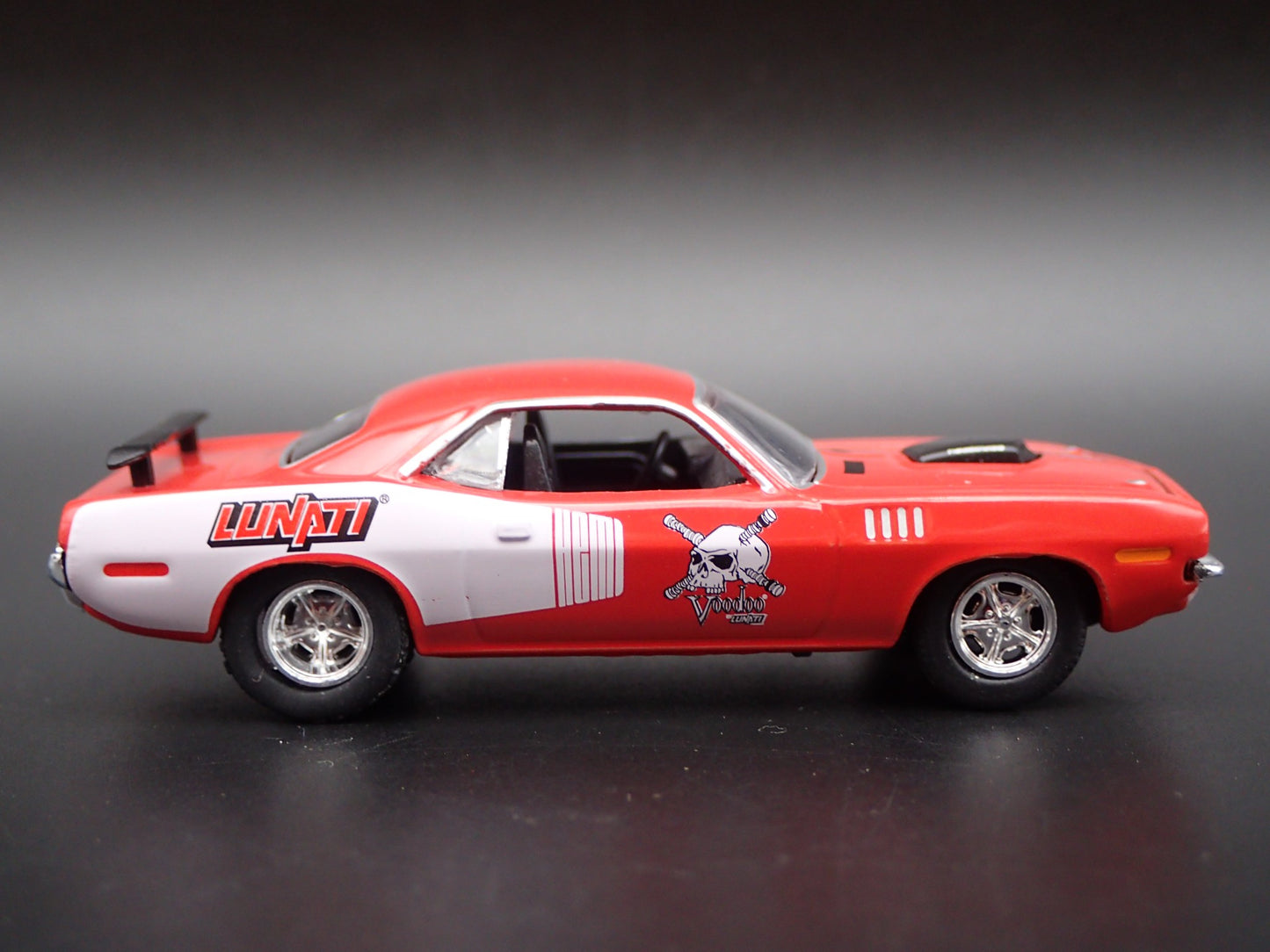1971 71 PLYMOUTH CUDA HEMI LUNATI VOODOO 1:64 SCALE DIORAMA DIECAST MODEL CAR