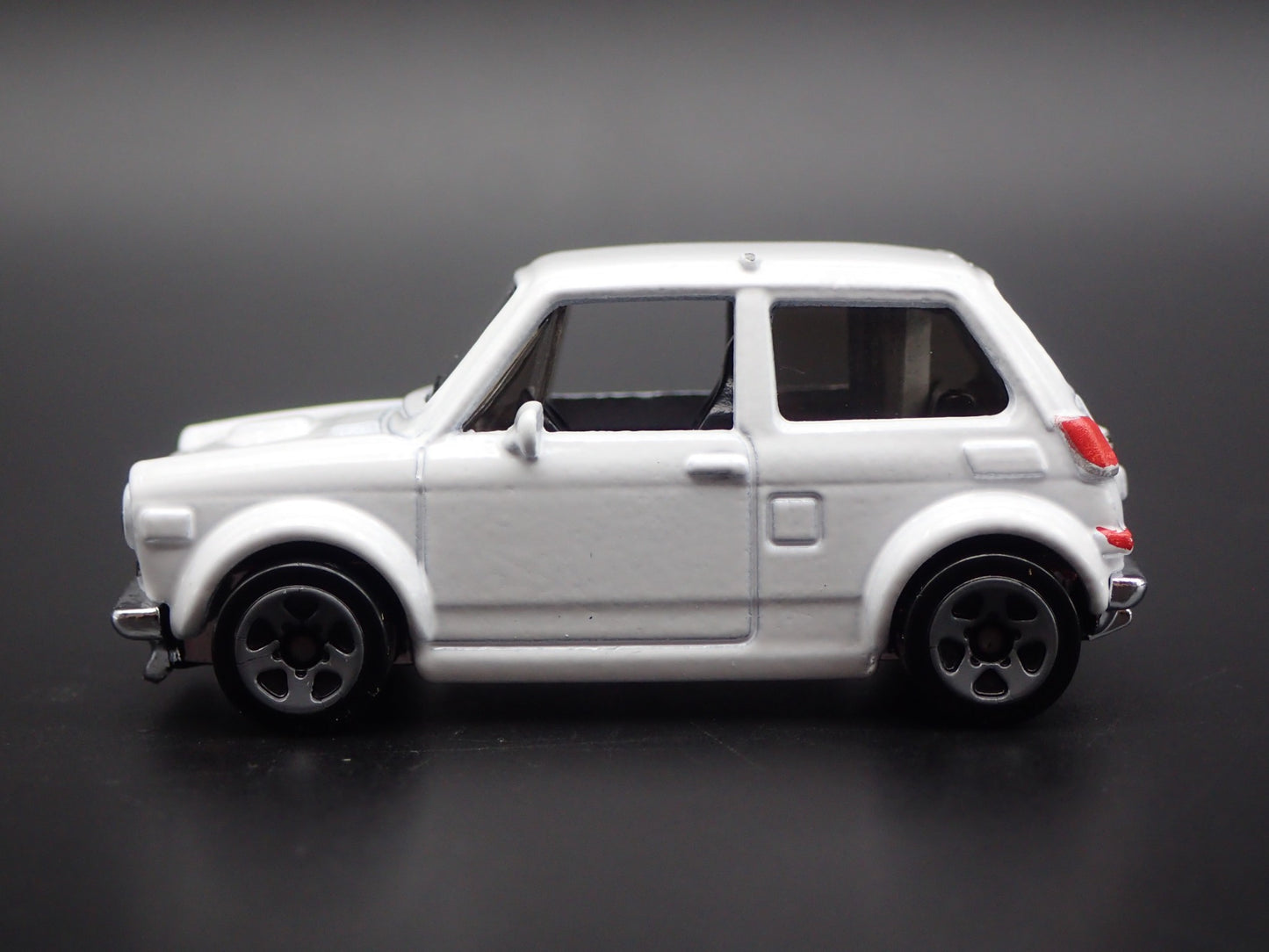 1970 70 HONDA N600 WHITE RARE 1:64 SCALE COLLECTIBLE DIORAMA DIECAST MODEL CAR
