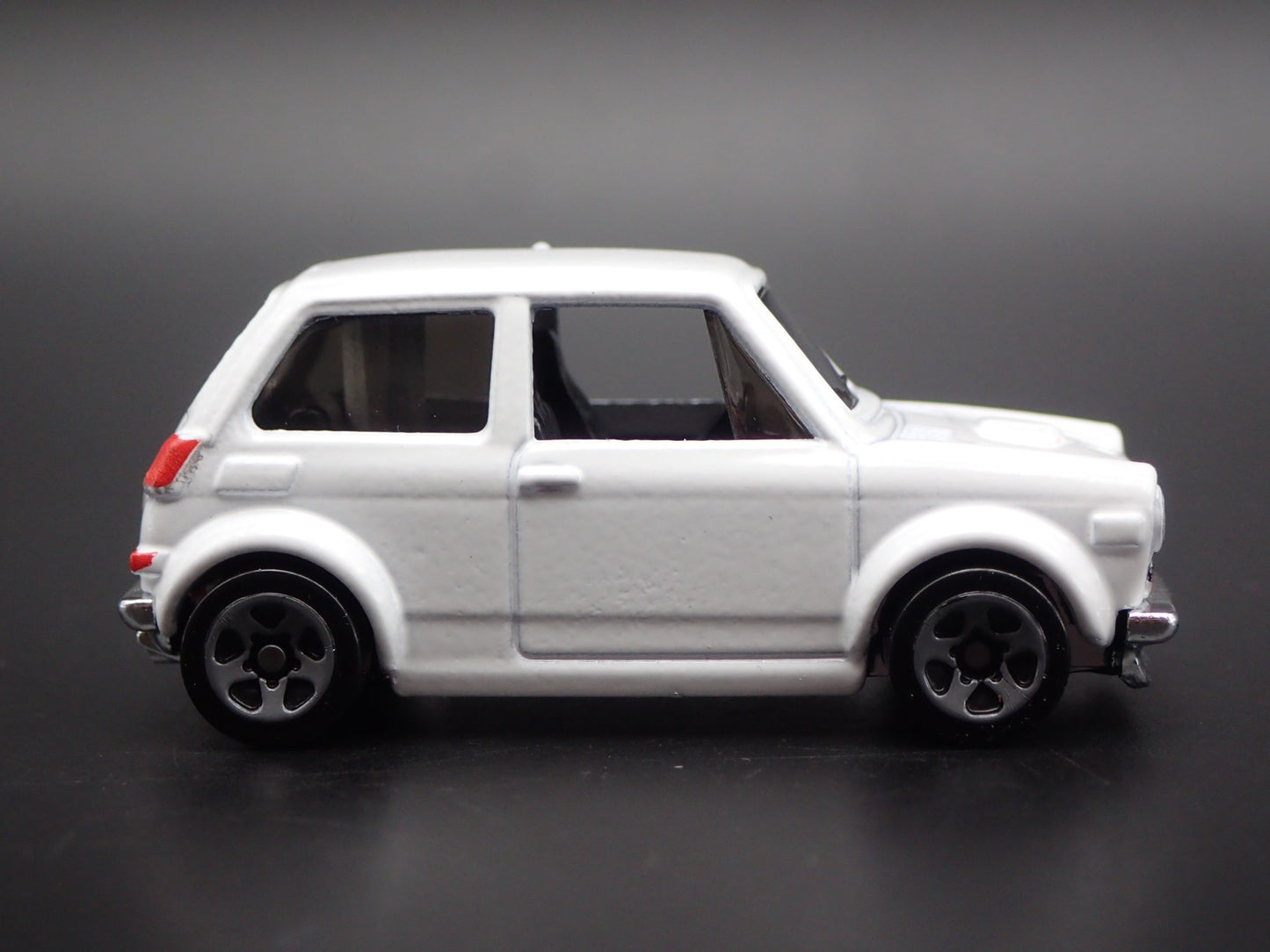 1970 70 HONDA N600 WHITE RARE 1:64 SCALE COLLECTIBLE DIORAMA DIECAST MODEL CAR