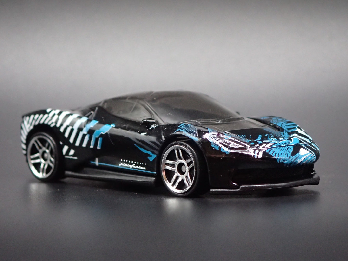 2022-2025 AUTOMOBILI PININFARINA BATTISTA SUPER CAR 1:64 SCALE DIECAST MODEL CAR