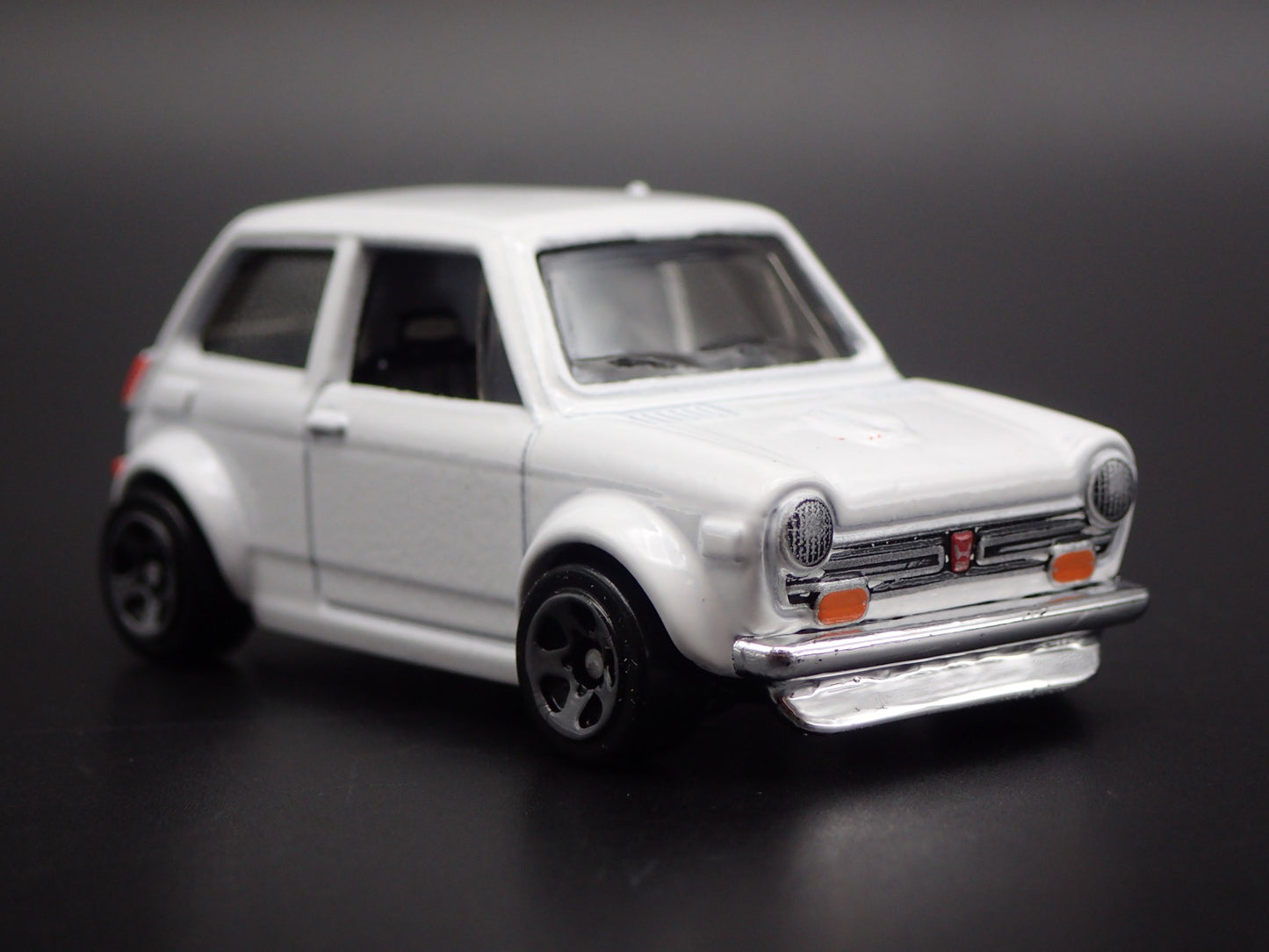 1970 70 HONDA N600 WHITE RARE 1:64 SCALE COLLECTIBLE DIORAMA DIECAST MODEL CAR