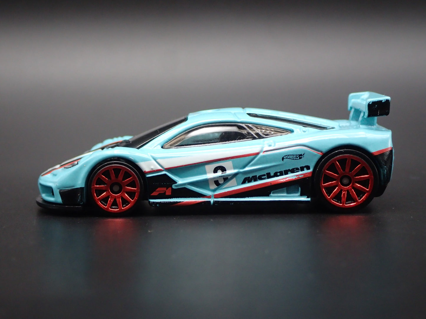 1995-1996 MCLAREN F1 GTR SUPER CAR TEAL 1:64 SCALE COLLECTIBLE DIECAST MODEL CAR