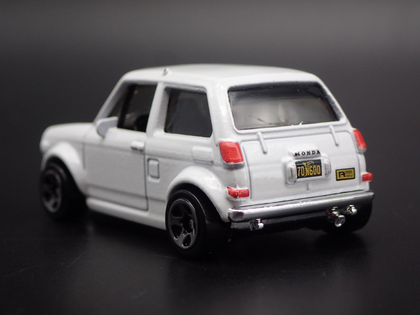 1970 70 HONDA N600 WHITE RARE 1:64 SCALE COLLECTIBLE DIORAMA DIECAST MODEL CAR
