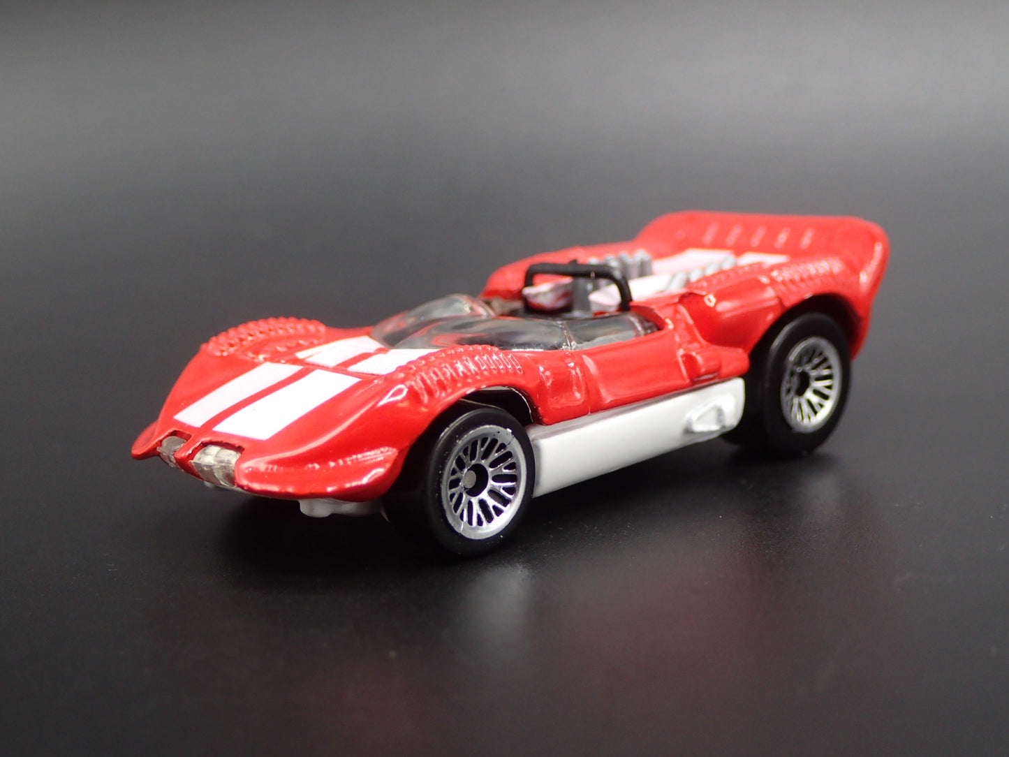 CHAPARRAL II 2 RACE CAR RED 1:64 SCALE COLLECTIBLE DIORAMA DIECAST MODEL CAR