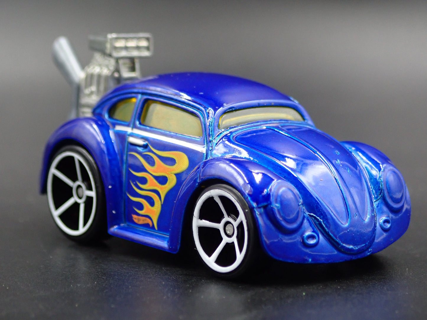 1960-1967 VW VOLKSWAGEN CLASSIC BEETLE BUG 1:64 SCALE DIORAMA DIECAST MODEL CAR