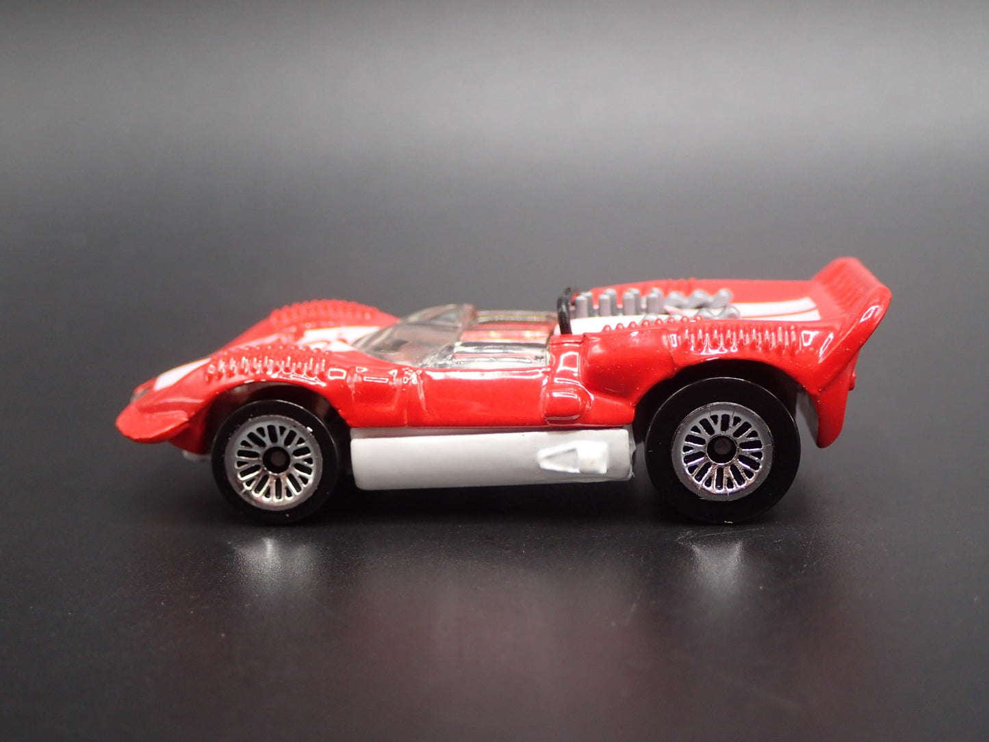 CHAPARRAL II 2 RACE CAR RED 1:64 SCALE COLLECTIBLE DIORAMA DIECAST MODEL CAR