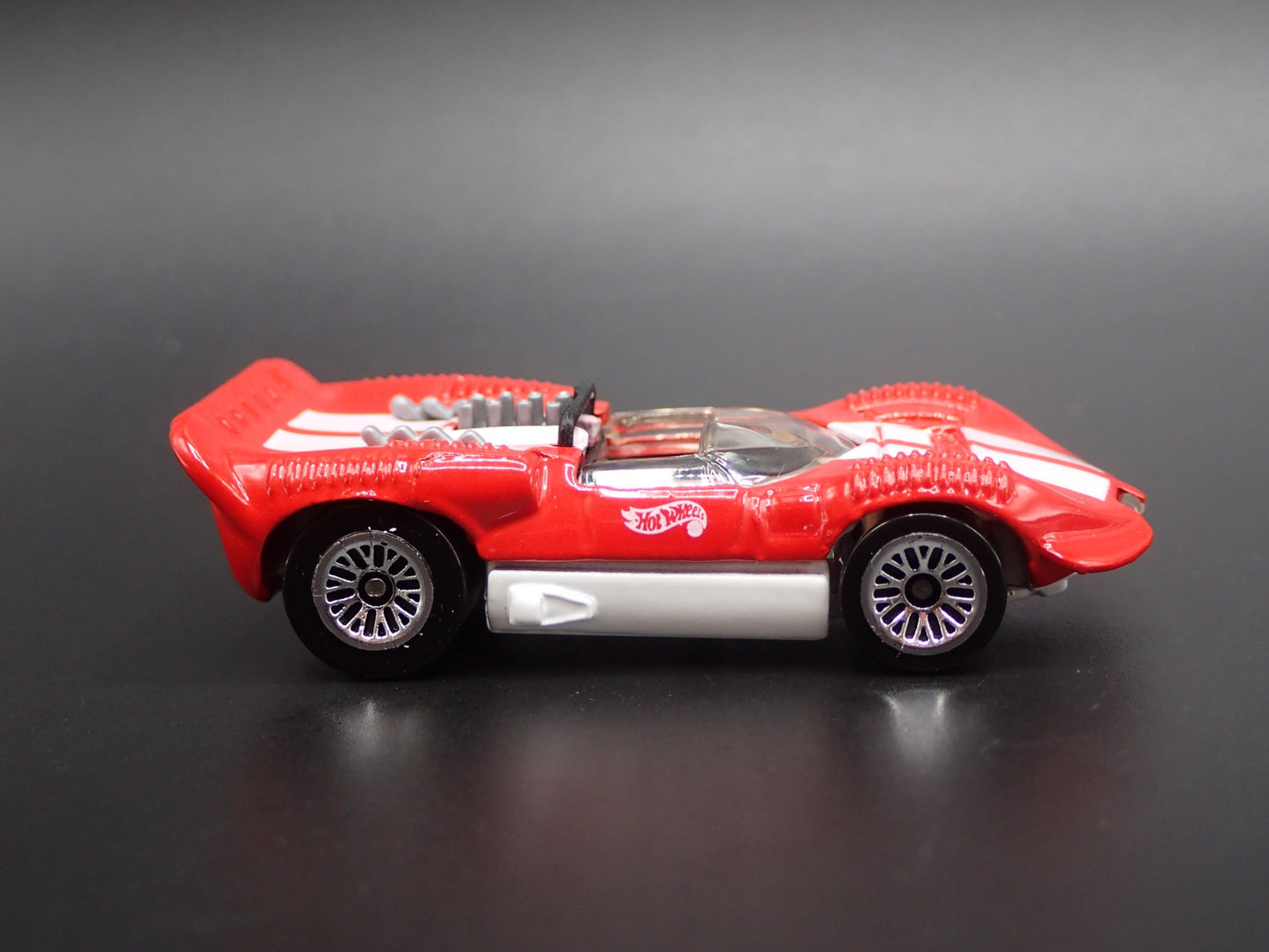 CHAPARRAL II 2 RACE CAR RED 1:64 SCALE COLLECTIBLE DIORAMA DIECAST MODEL CAR