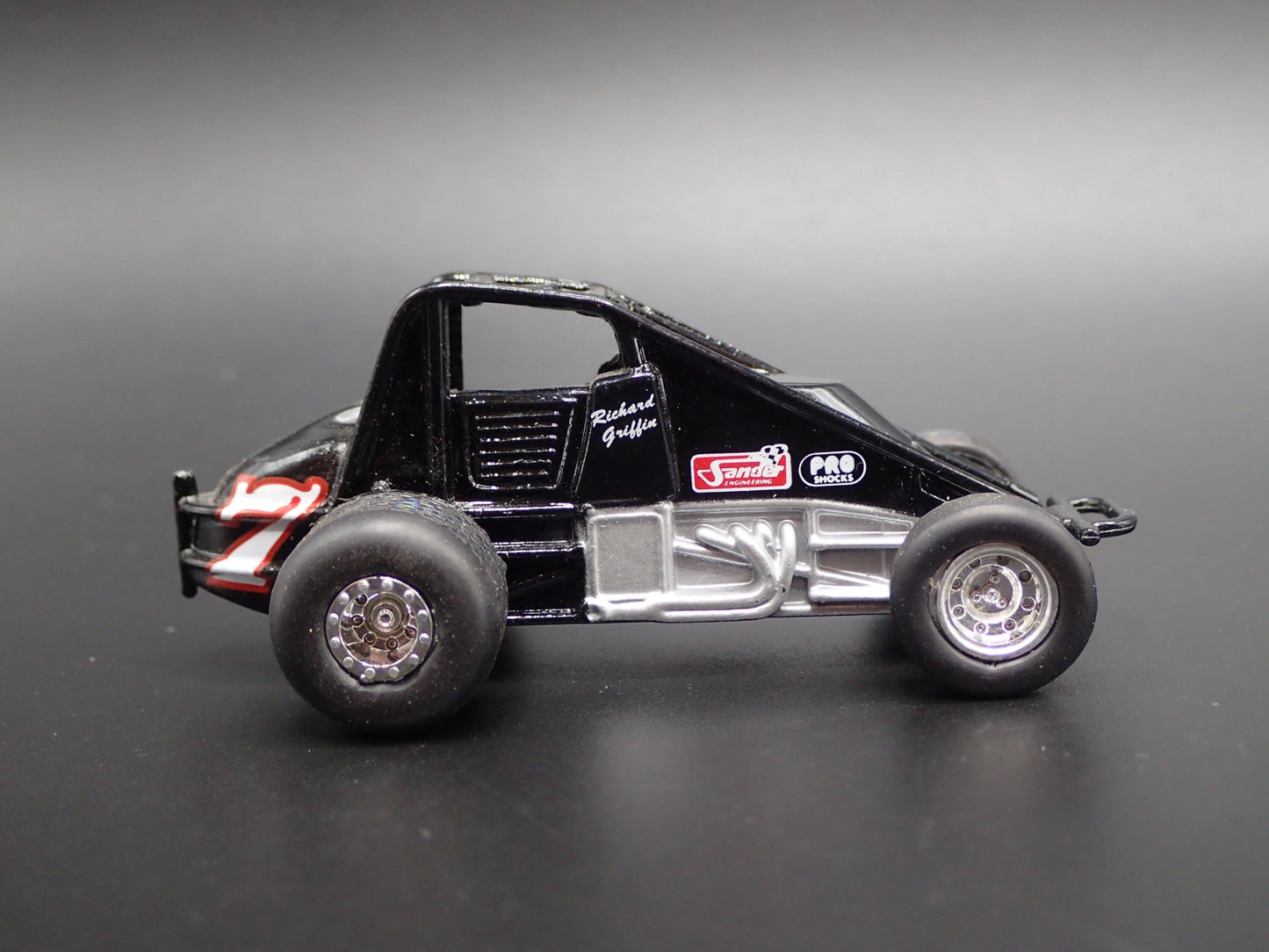 SPRINT CAR #7 RICHARD GRIFFEN SANDER BLACK 1:64 SCALE DIORAMA DIECAST MODEL CAR