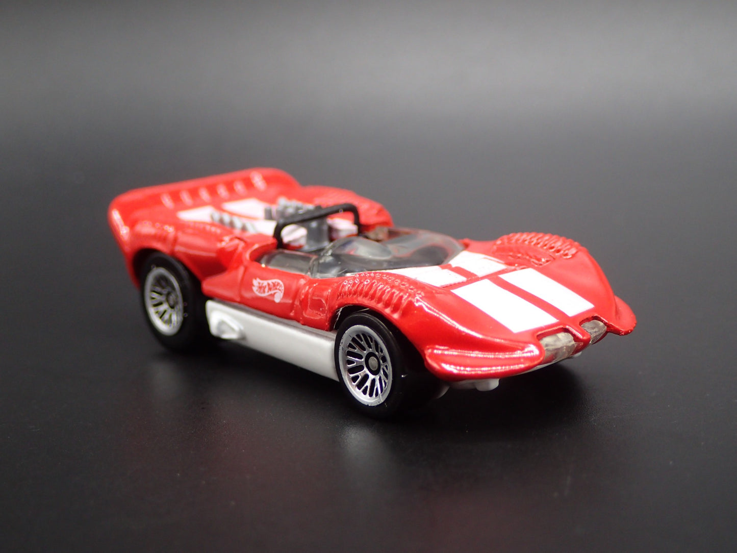 CHAPARRAL II 2 RACE CAR RED 1:64 SCALE COLLECTIBLE DIORAMA DIECAST MODEL CAR