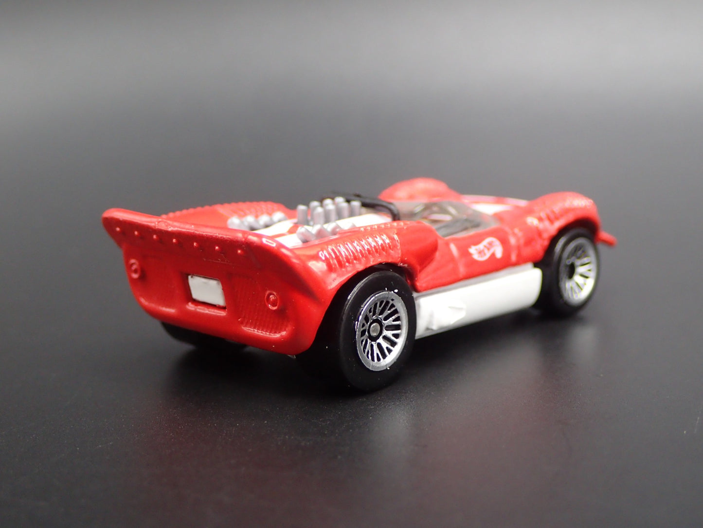 CHAPARRAL II 2 RACE CAR RED 1:64 SCALE COLLECTIBLE DIORAMA DIECAST MODEL CAR