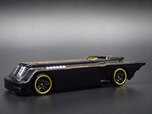 BATMAN THE ANIMATED SERIES BATMOBILE BLACK 1:64 SCALE DIORAMA DIECAST MODEL CAR