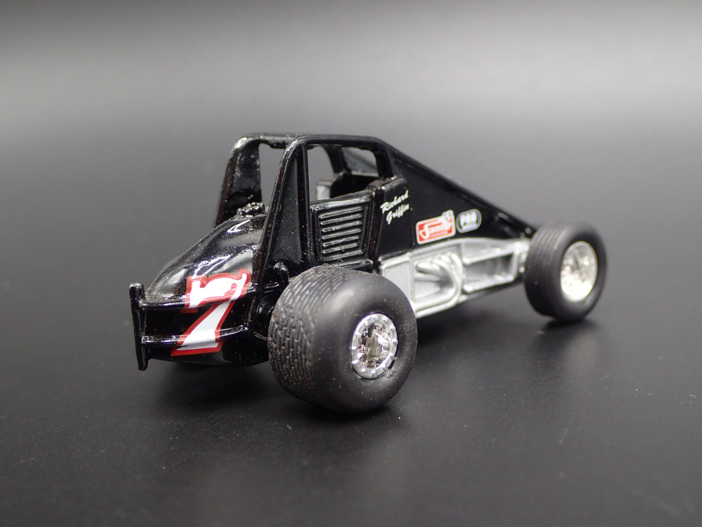 SPRINT CAR #7 RICHARD GRIFFEN SANDER BLACK 1:64 SCALE DIORAMA DIECAST MODEL CAR
