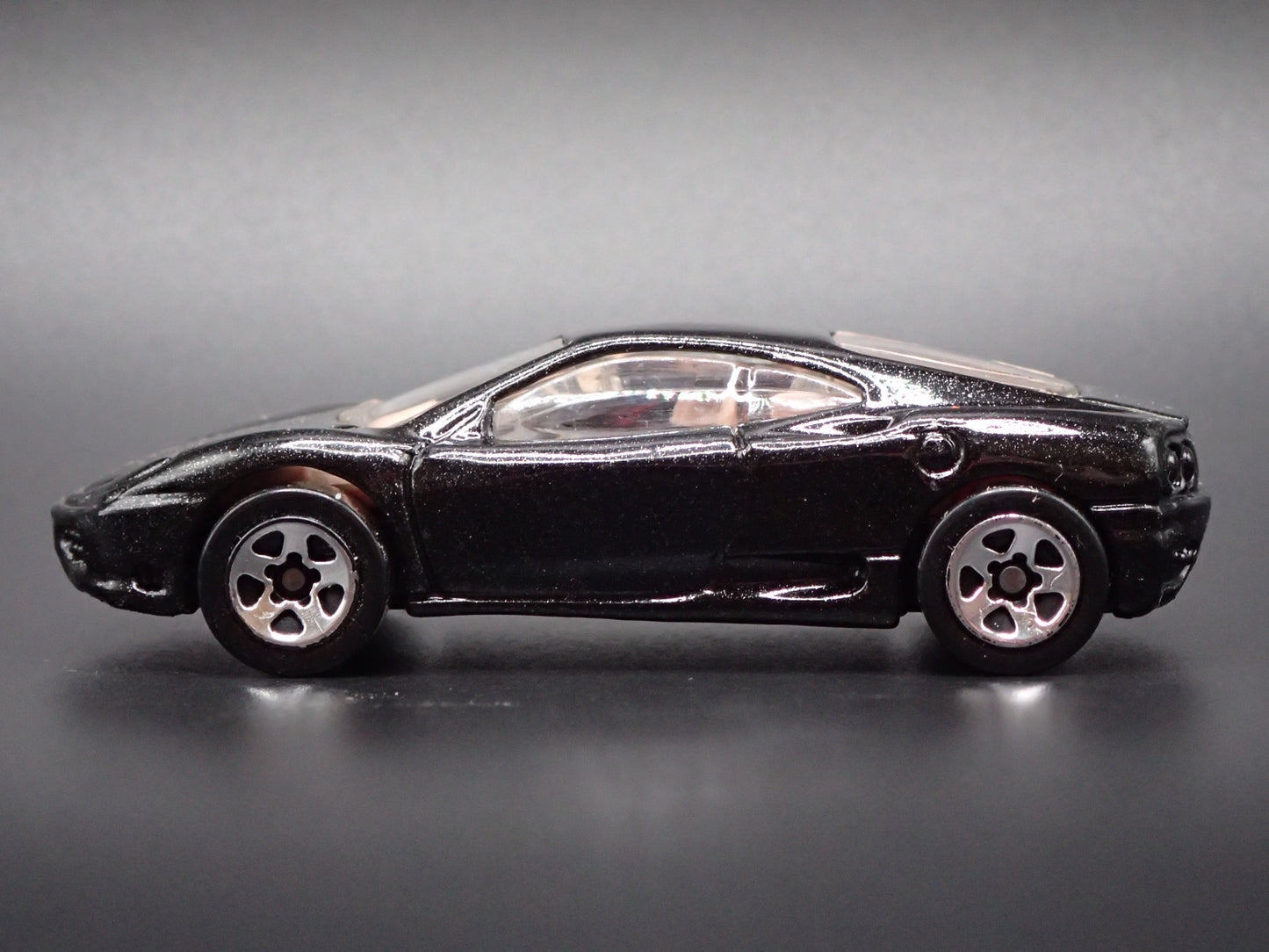 1999-2005 FERRARI 360 MODENA SUPER CAR 1:64 SCALE DIORAMA DIECAST MODEL CAR