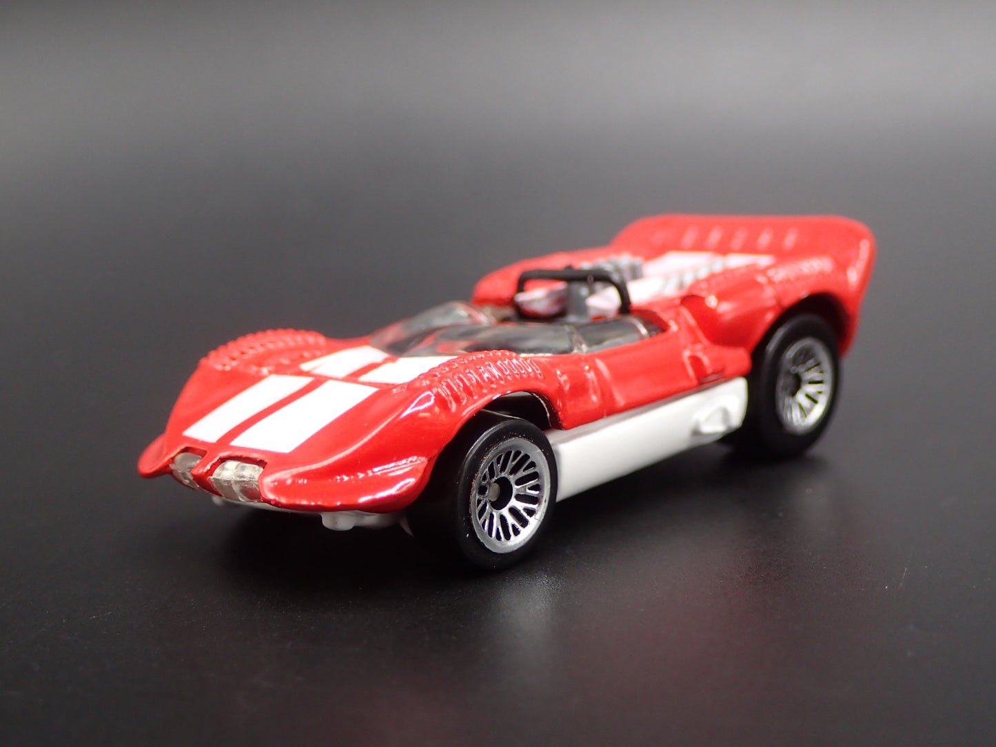CHAPARRAL II 2 RACE CAR RED 1:64 SCALE COLLECTIBLE DIORAMA DIECAST MODEL CAR
