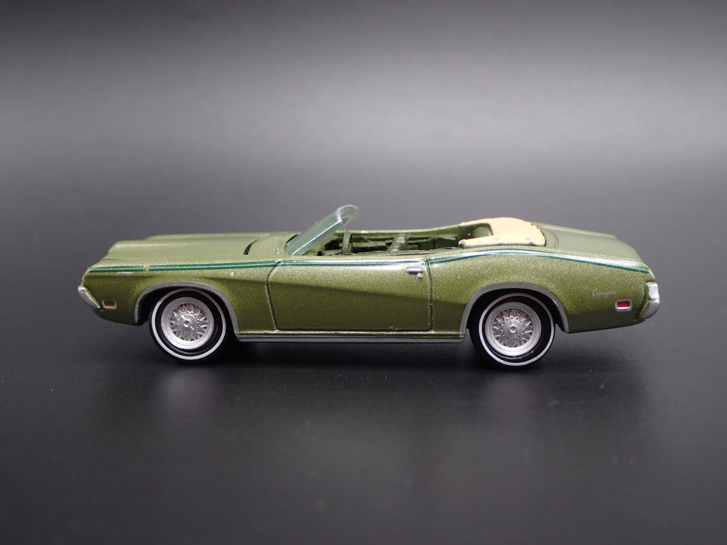 1969 69 MERC MERCURY COUGAR CONVERTIBLE 1:64 SCALE COLLECTIBLE DIECAST MODEL CAR