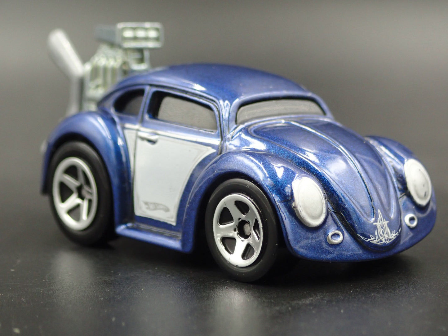 1960-1967 VW VOLKSWAGEN CLASSIC BEETLE BUG 1:64 SCALE DIORAMA DIECAST MODEL CAR